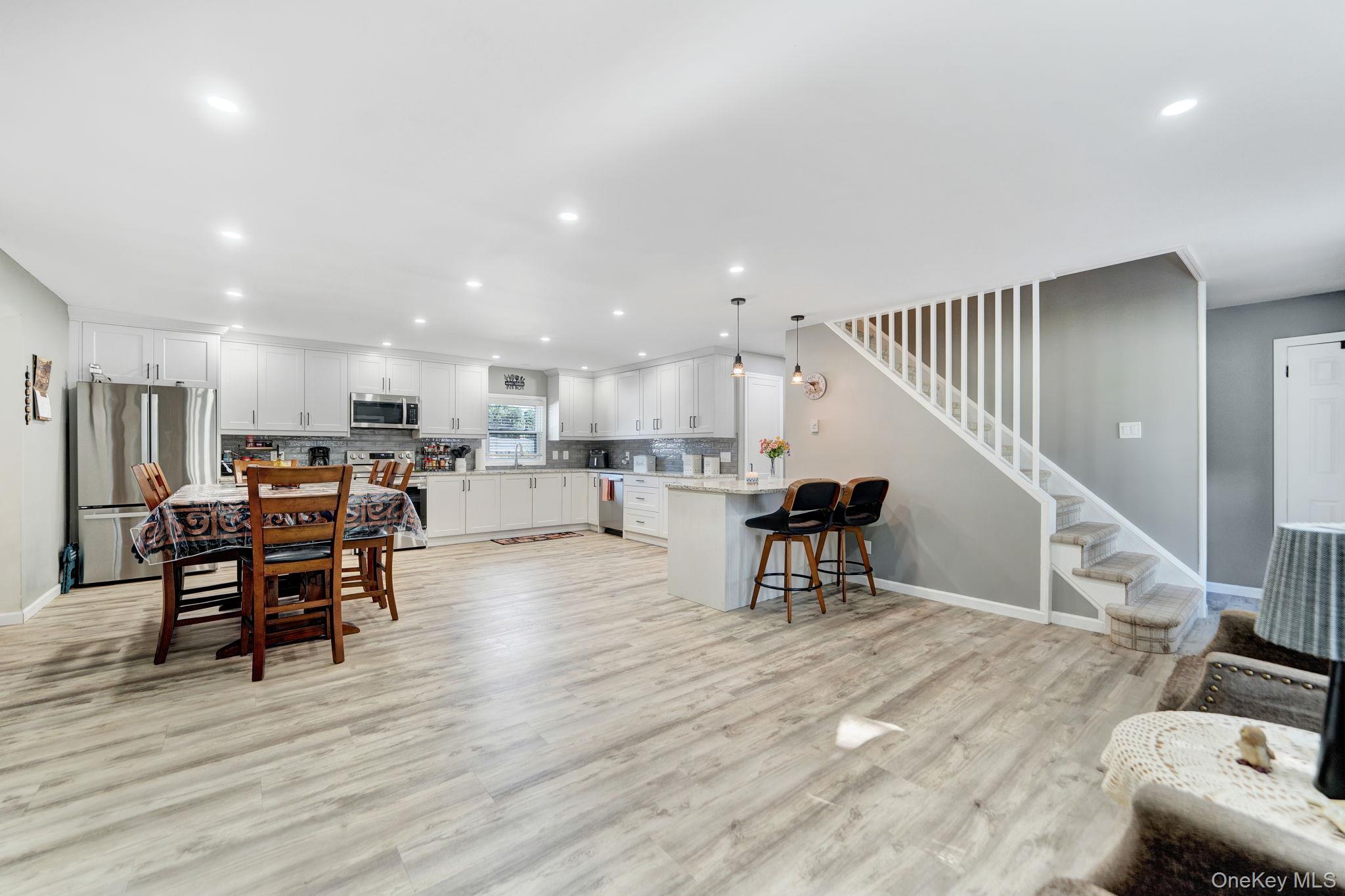 103 Queens Avenue Property Photo 6