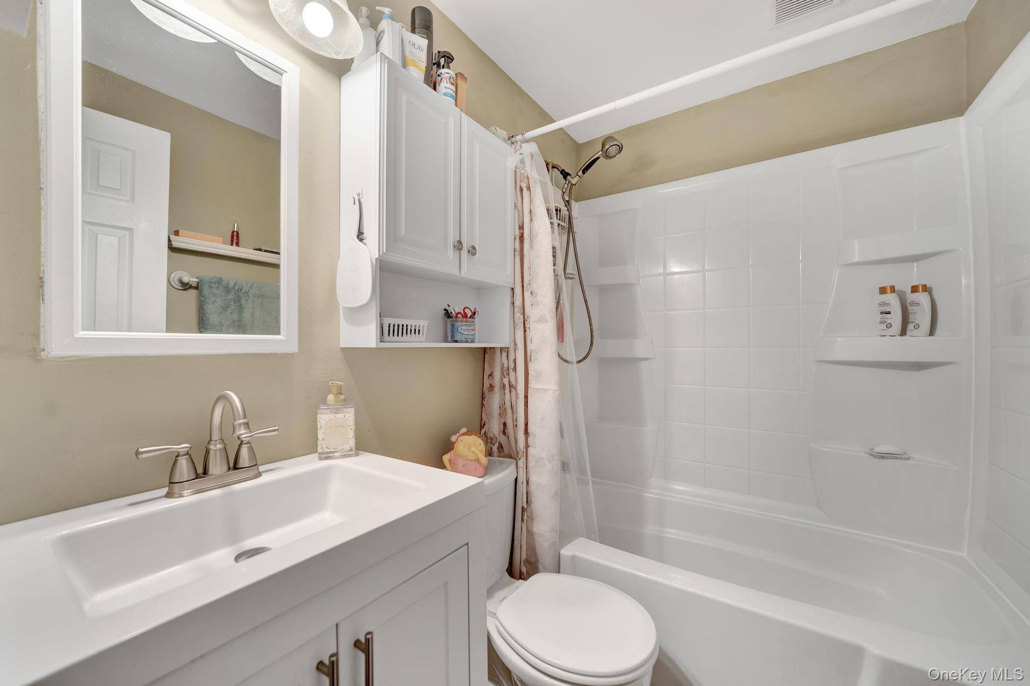 103 Queens Avenue Property Photo 28