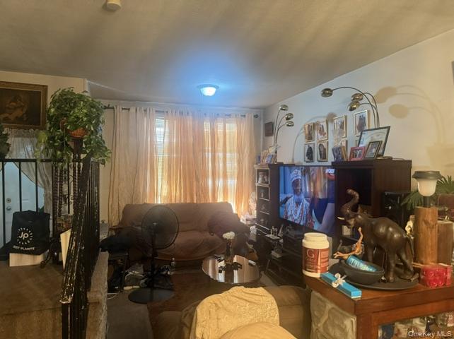 30 Saratoga Avenue Property Photo 2