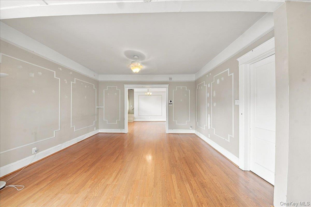 860 Hollywood Avenue Property Photo 4