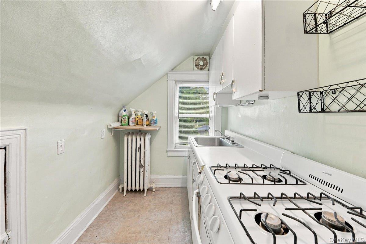 860 Hollywood Avenue Property Photo 23