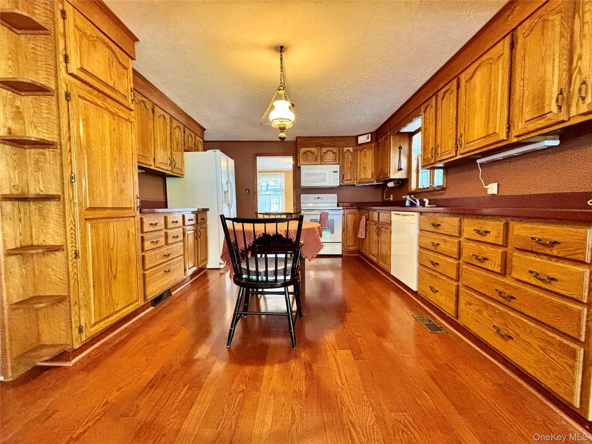 193 Main Street Property Photo 8