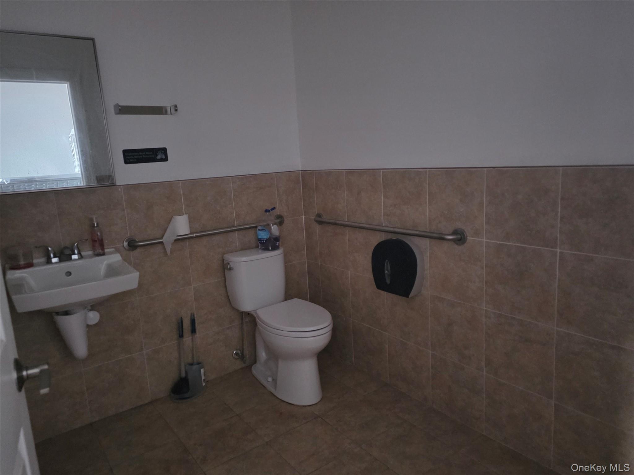 1024 W Beech Street Property Photo 5