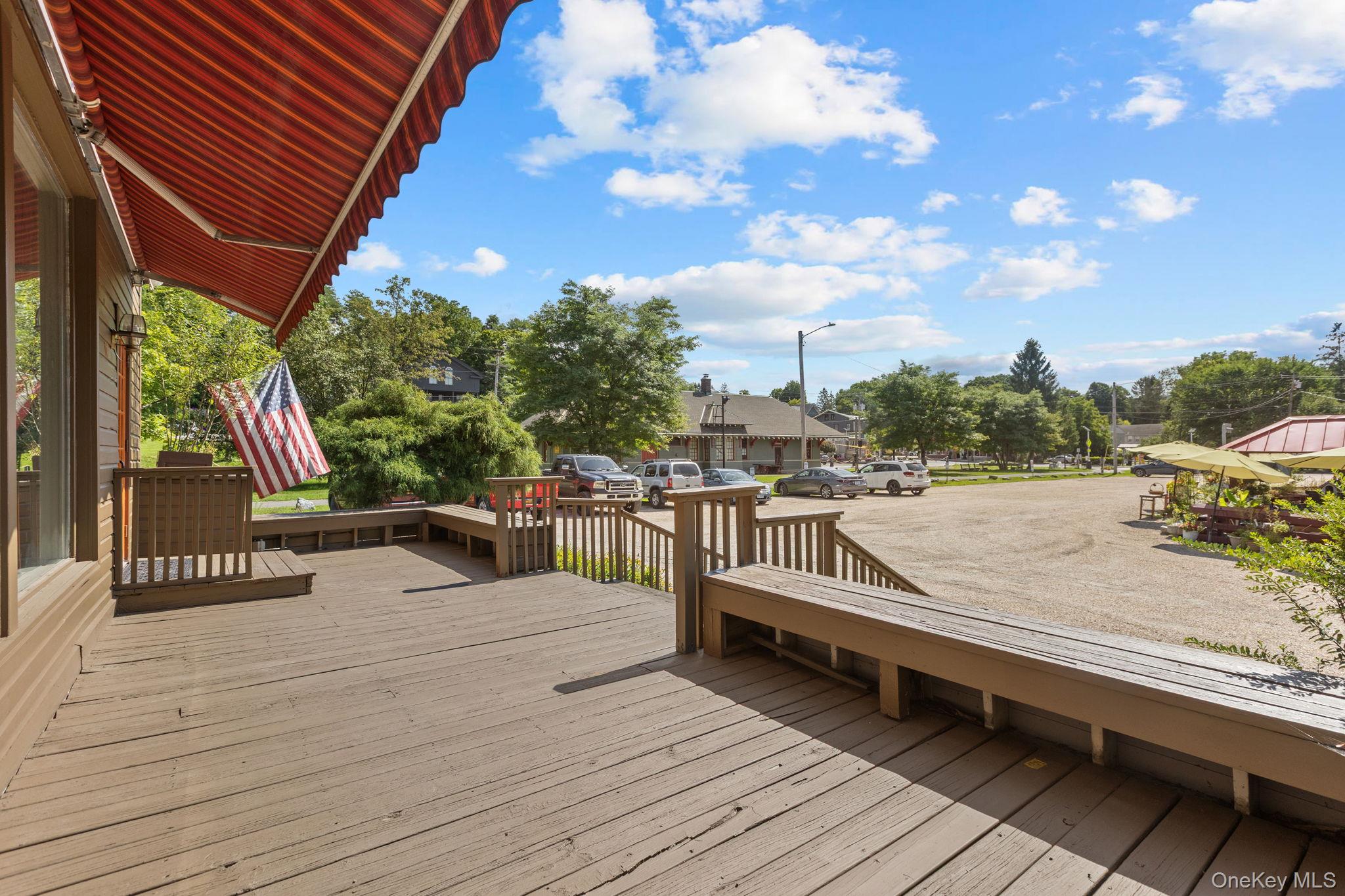 11 Railroad Plaza Property Photo 33