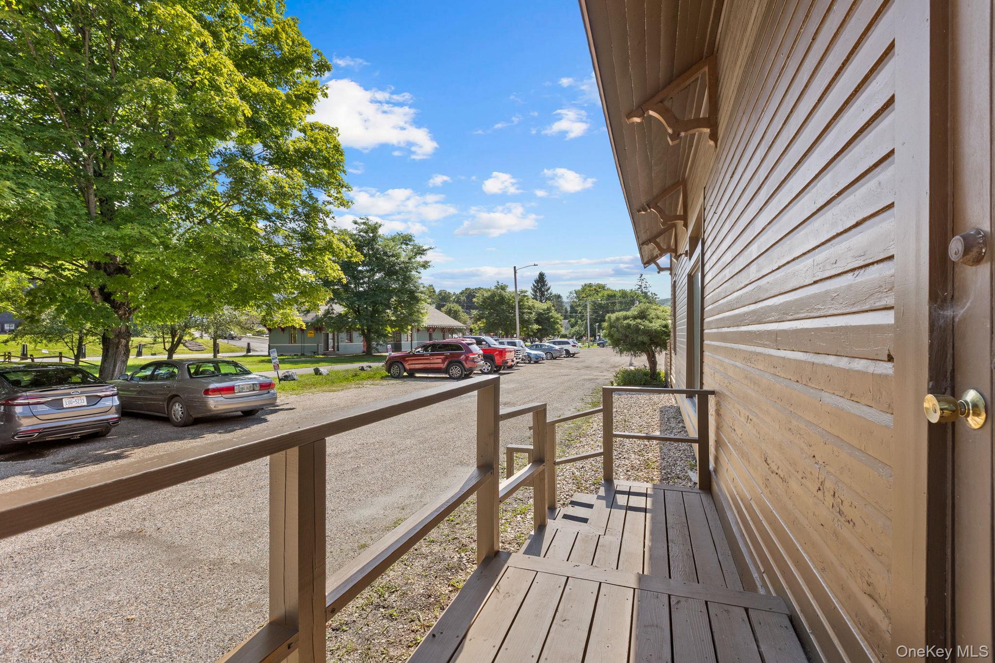 11 Railroad Plaza Property Photo 36