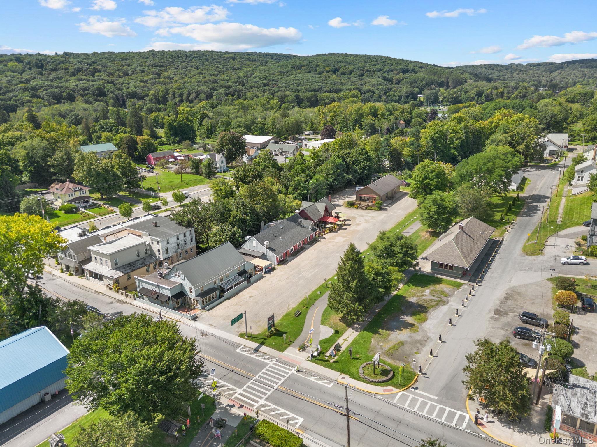 11 Railroad Plaza Property Photo 41