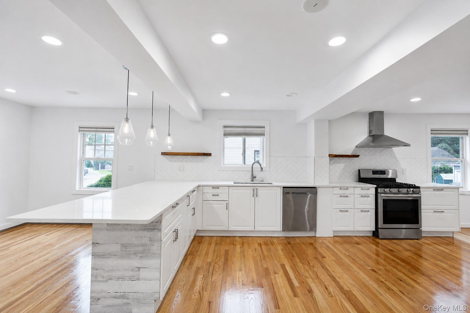 55 Centre Street Property Photo 6