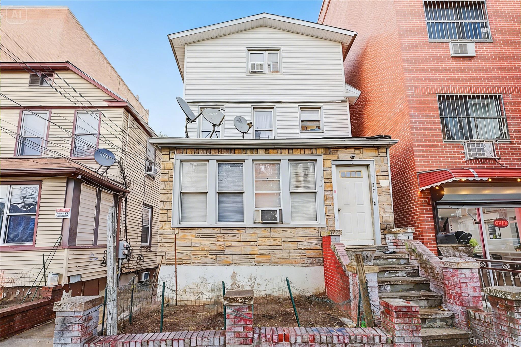 3727 111th Street Property Photo 2