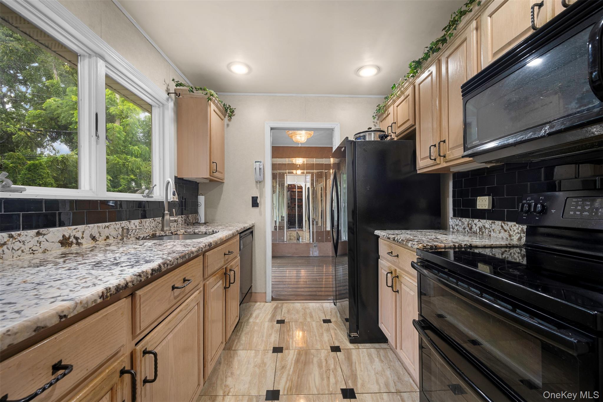868 Spring Avenue Property Photo 13