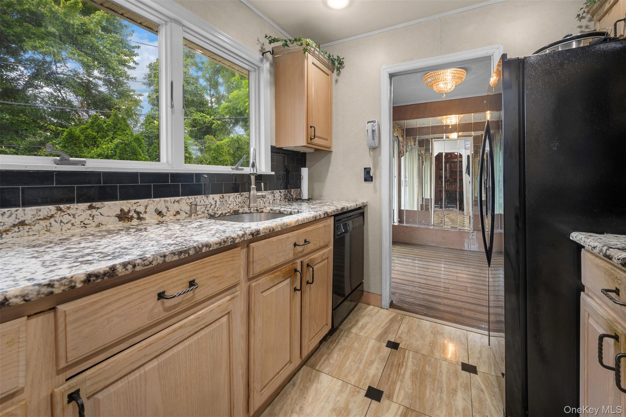 868 Spring Avenue Property Photo 16
