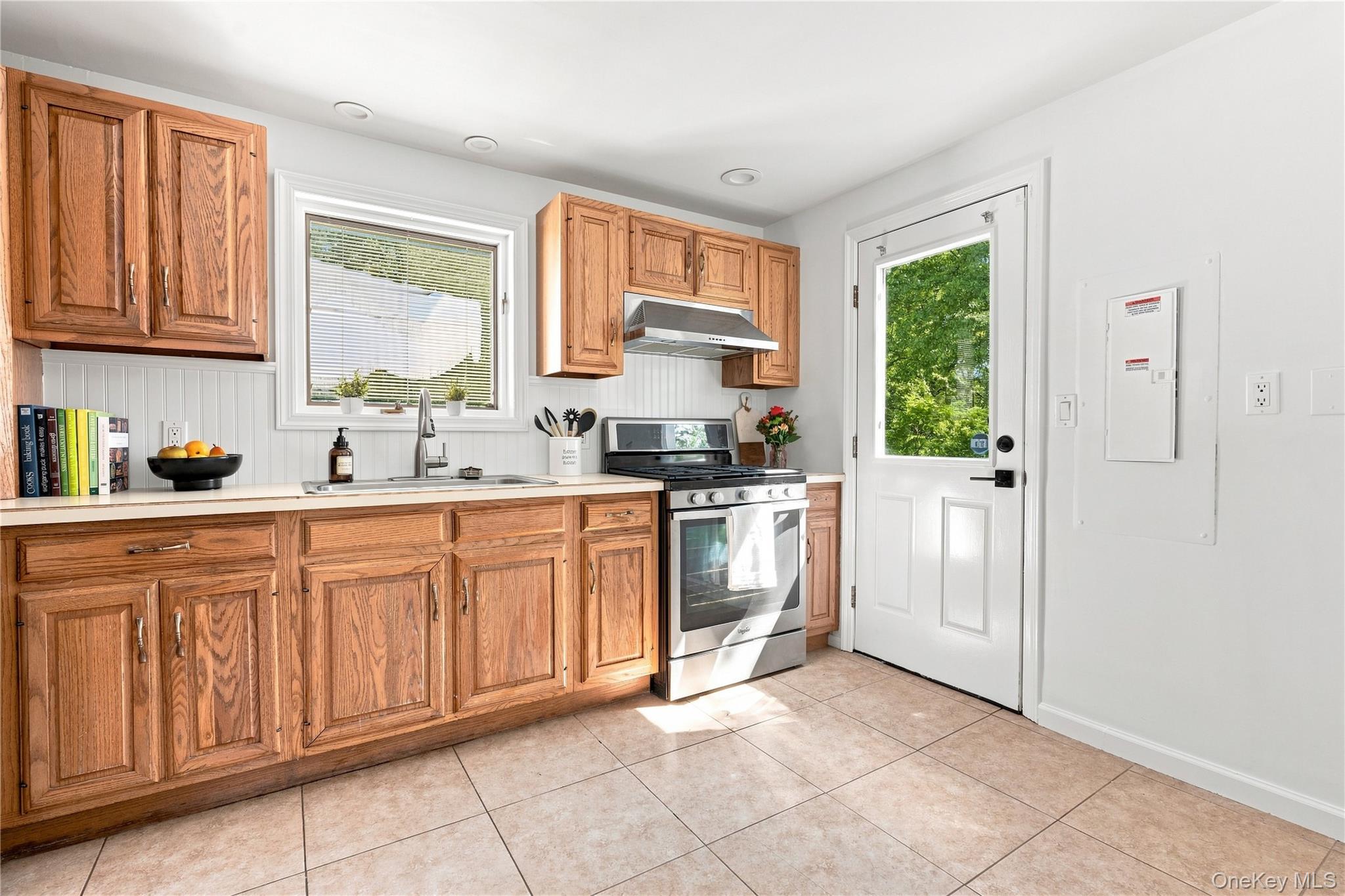 8 Loran Court Property Photo 7