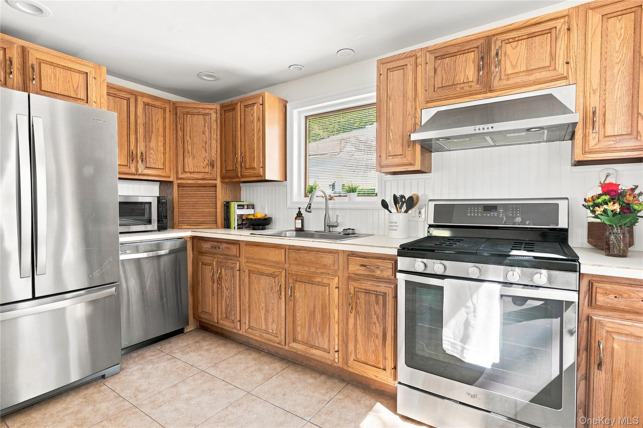 8 Loran Court Property Photo 8