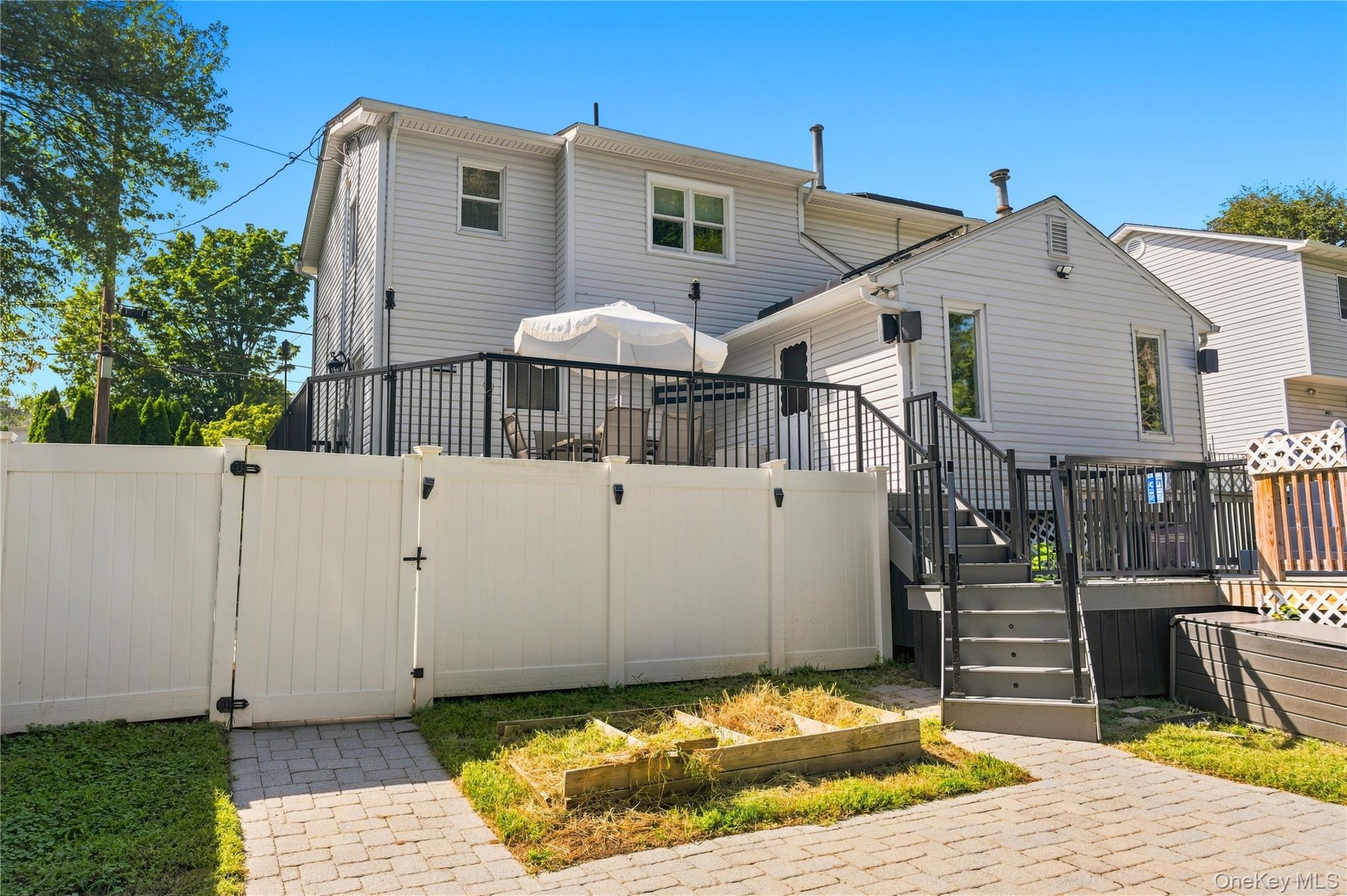 8 Loran Court Property Photo 33