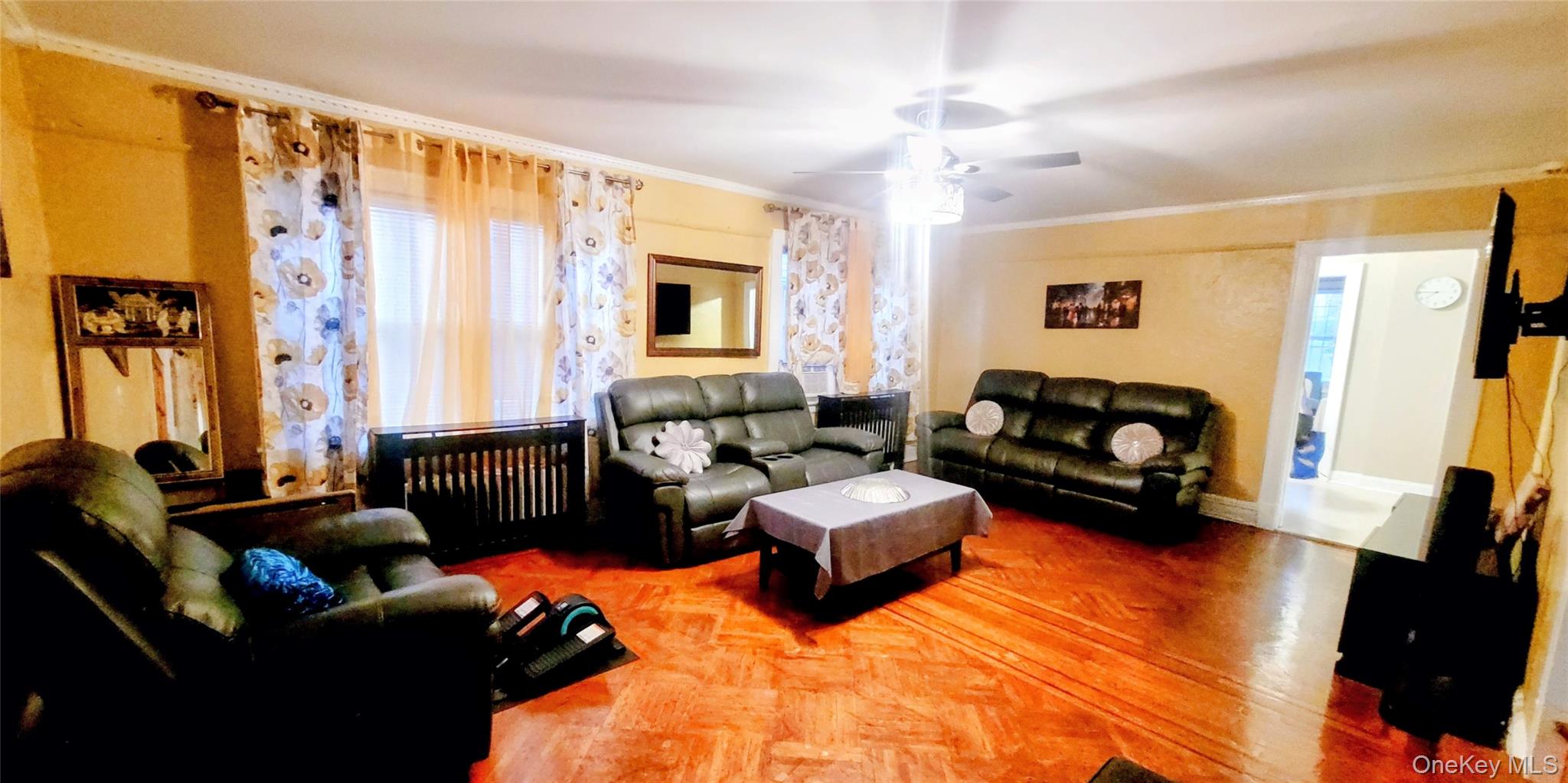 122-65 Nellis Street Property Photo 3