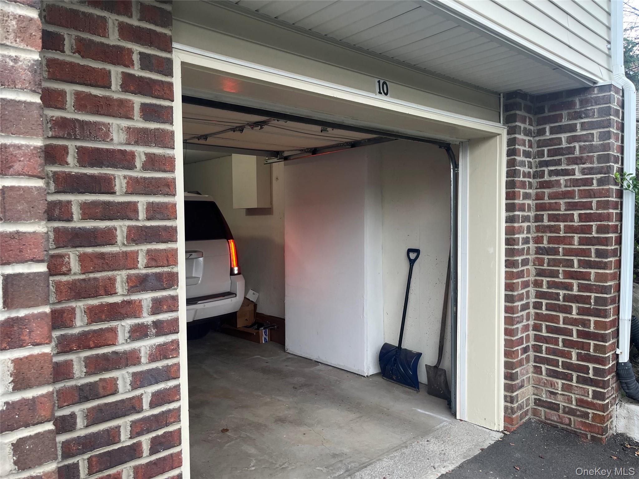 18 Deer Ct Drive Building 19 Unit 18 Property Photo 17