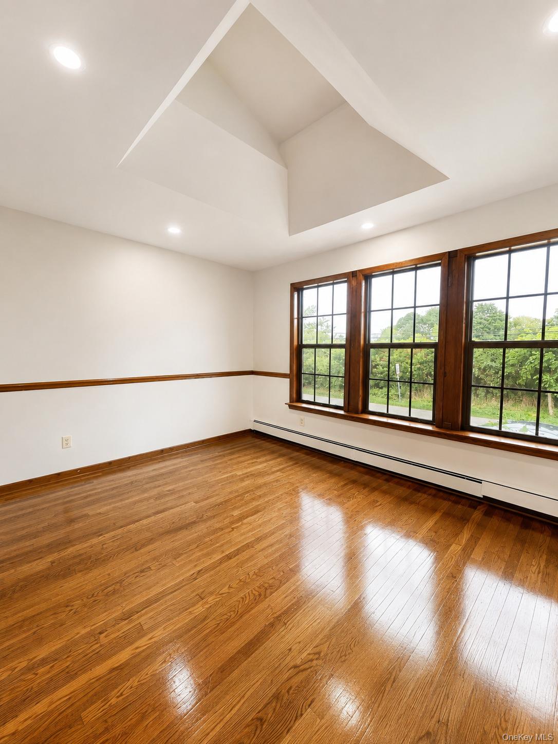 676 Bohemia Parkway Property Photo 2
