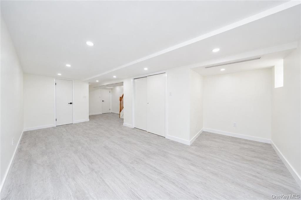 1593 Independence Avenue Property Photo 15