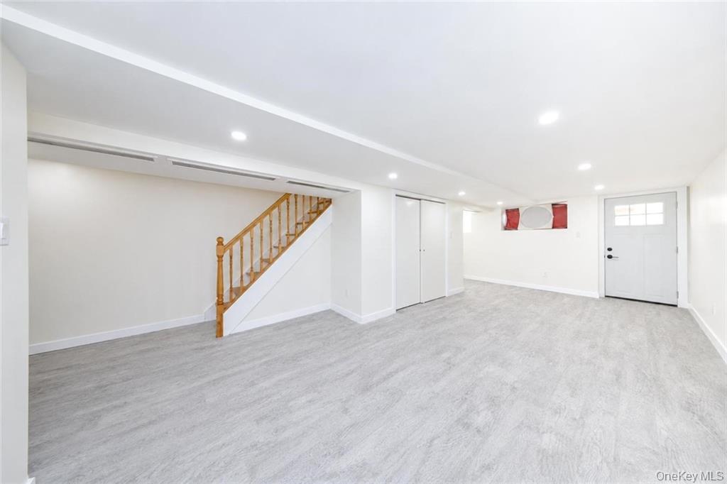 1593 Independence Avenue Property Photo 16