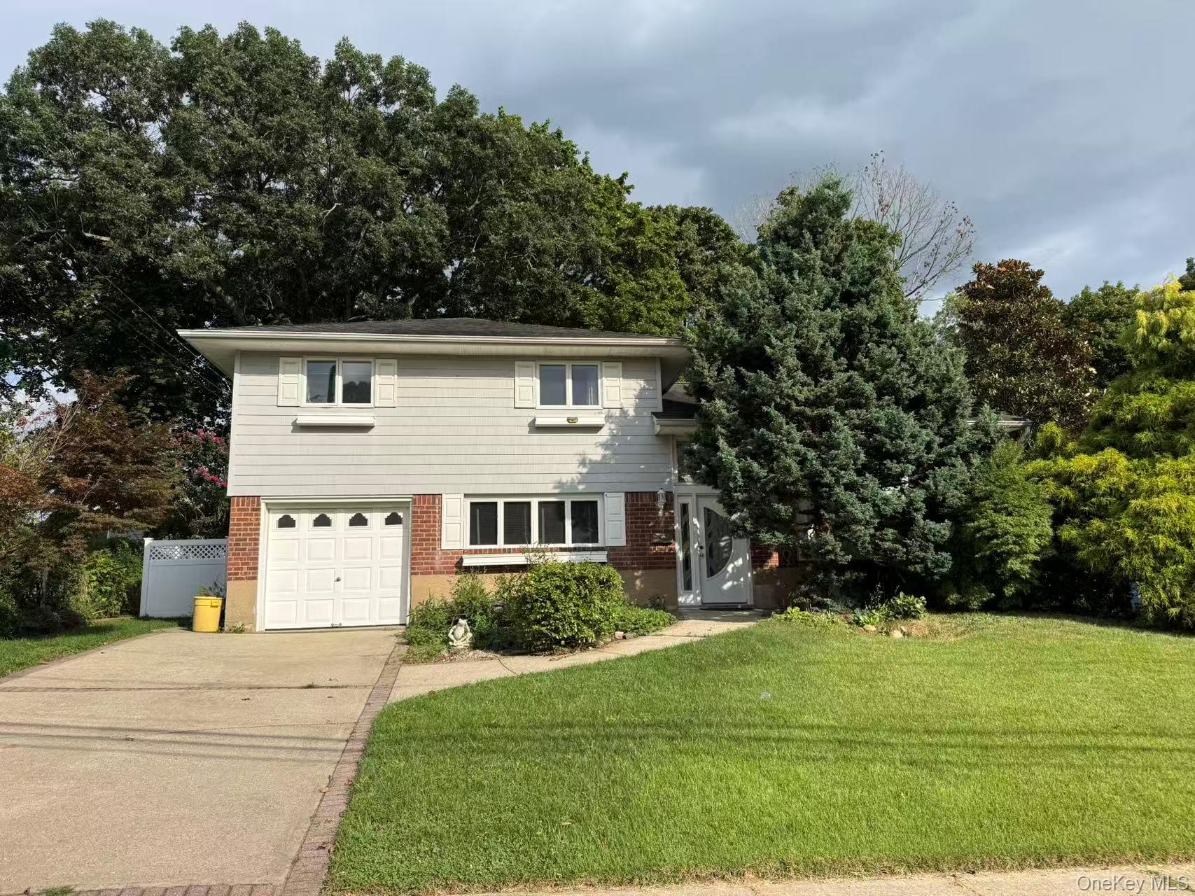 7 5th Place Property Photo 1