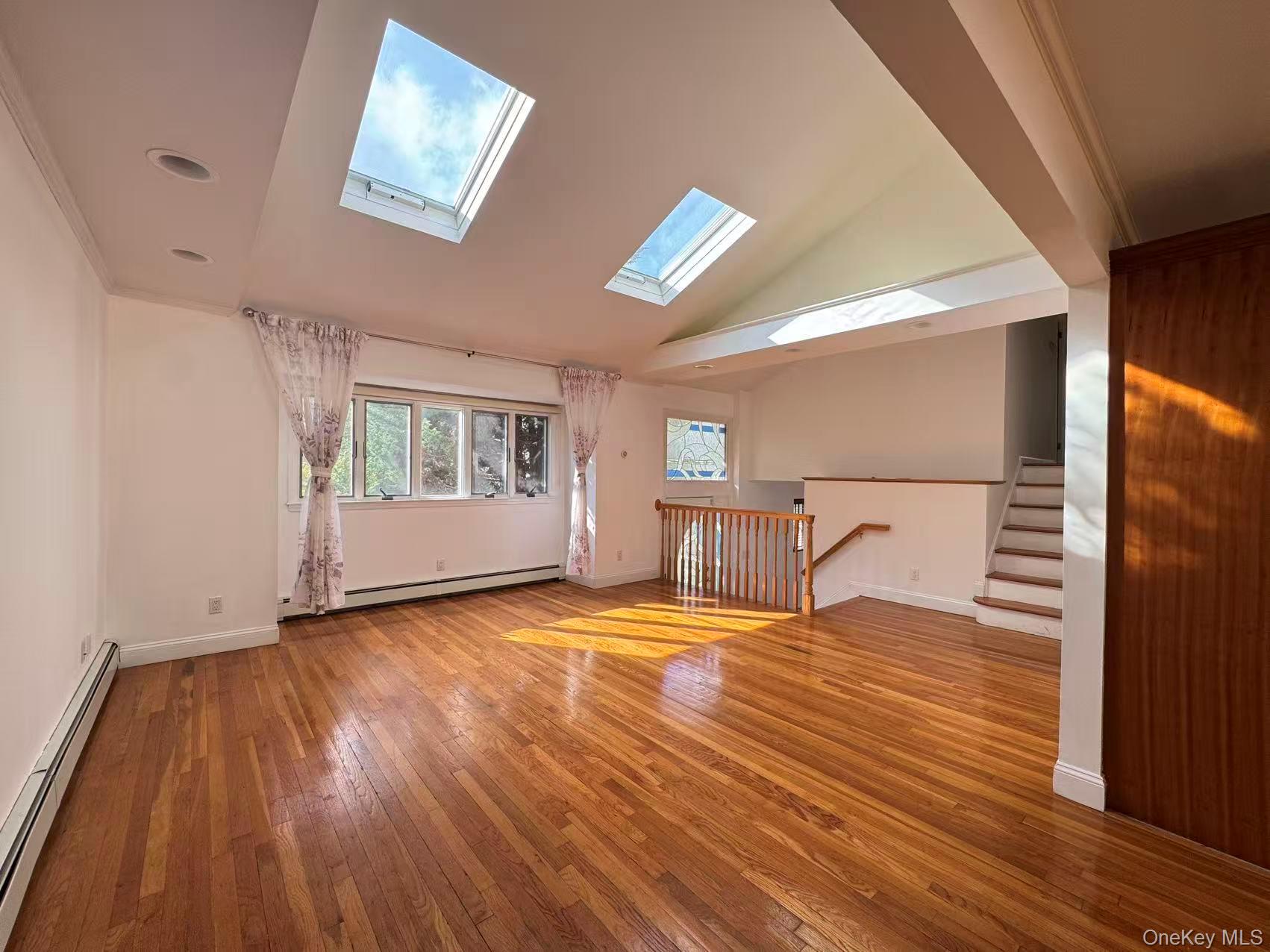 7 5th Place Property Photo 3