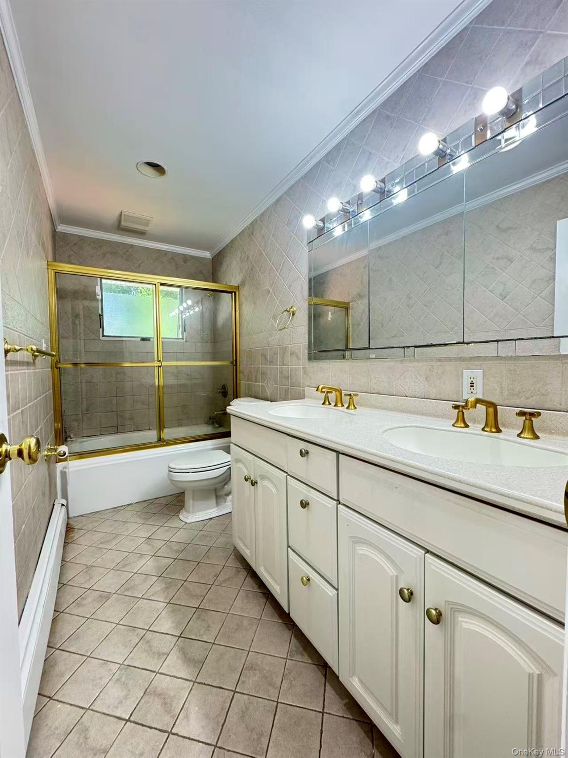 7 5th Place Property Photo 15
