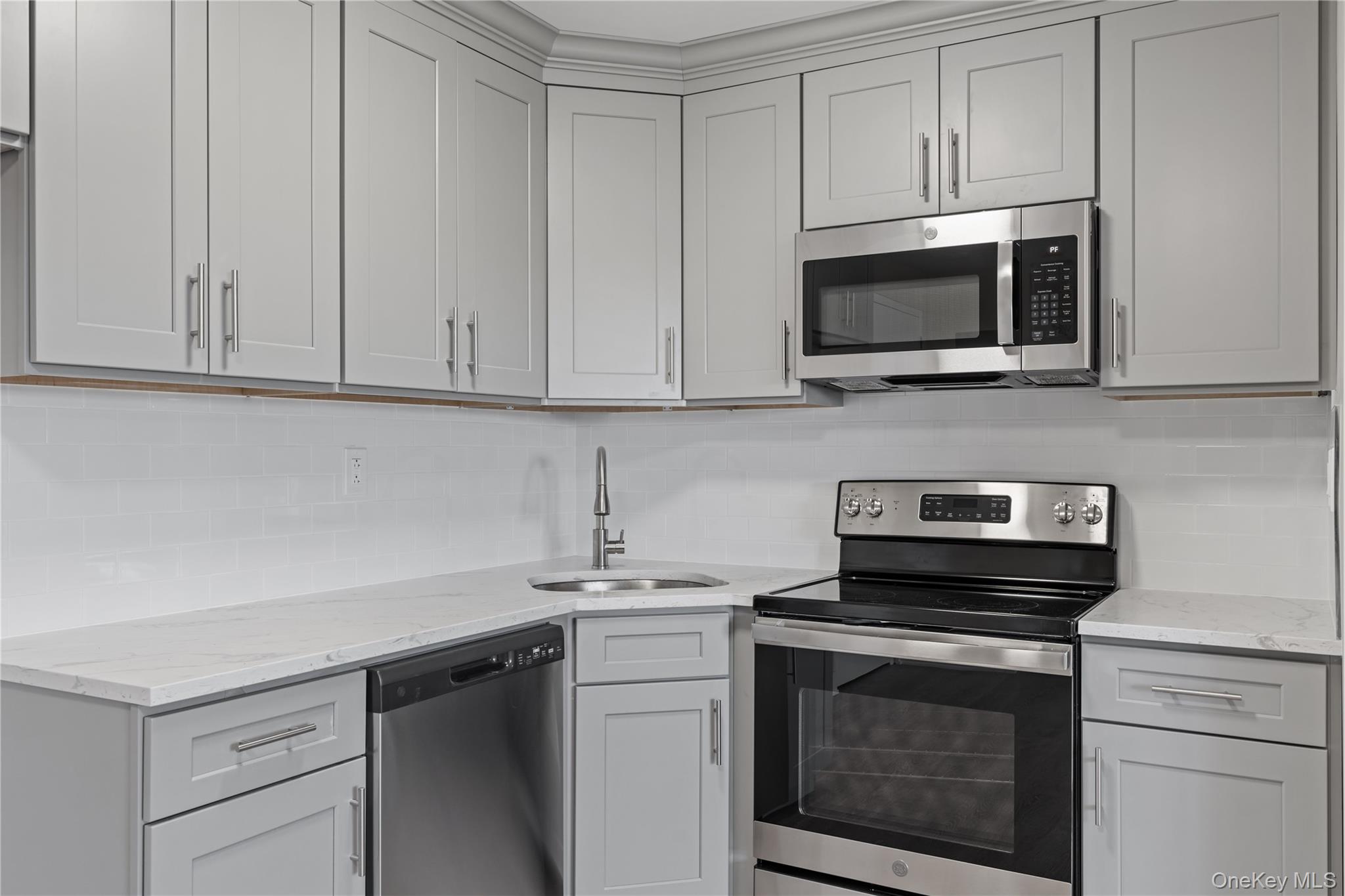 135 Wakefield Avenue 204 Property Photo 3