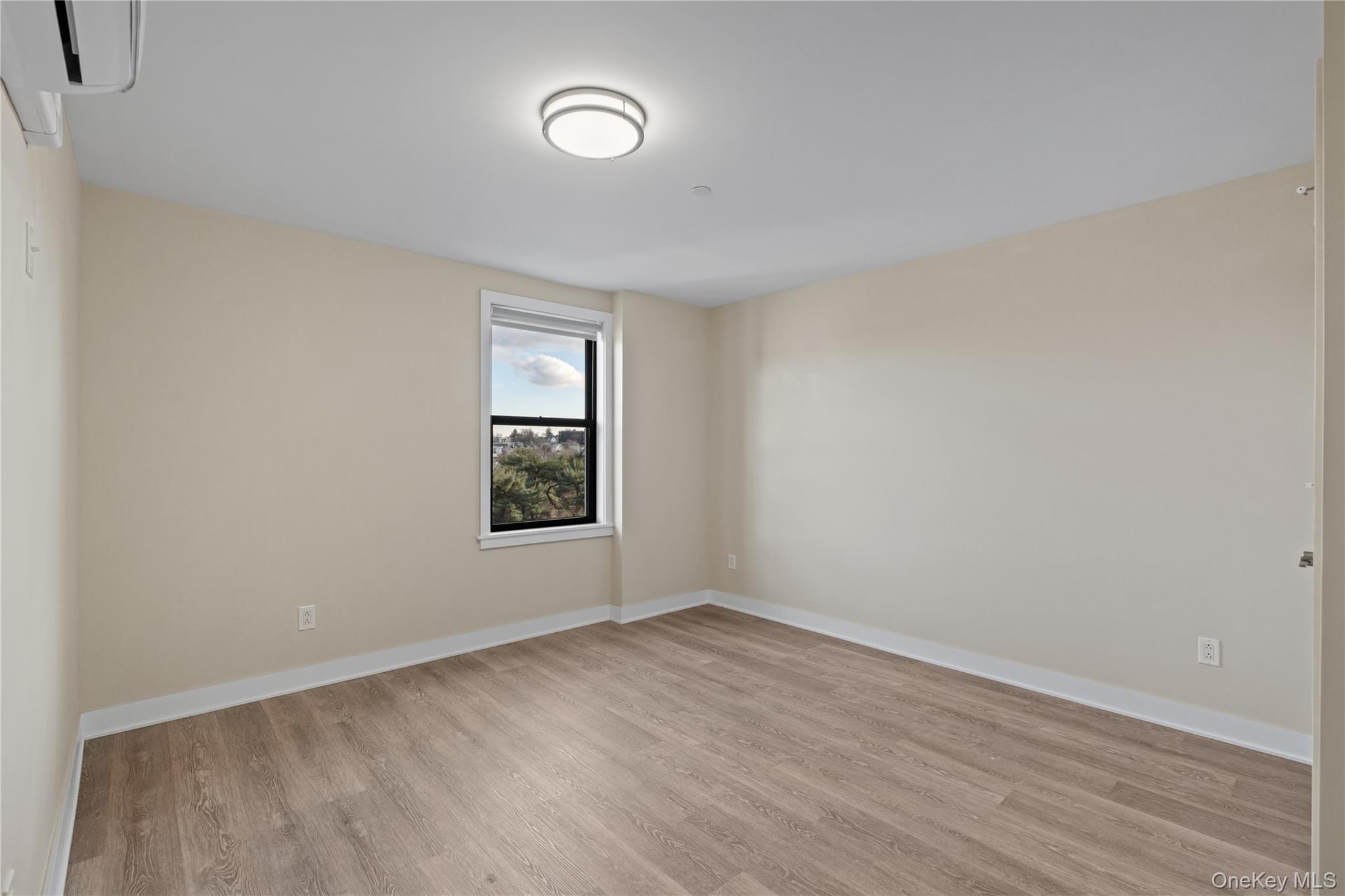 135 Wakefield Avenue 204 Property Photo 7