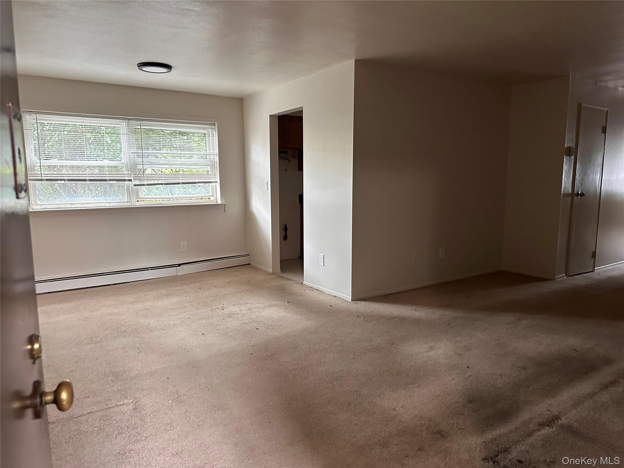 400 N Corona B3 Property Photo 2