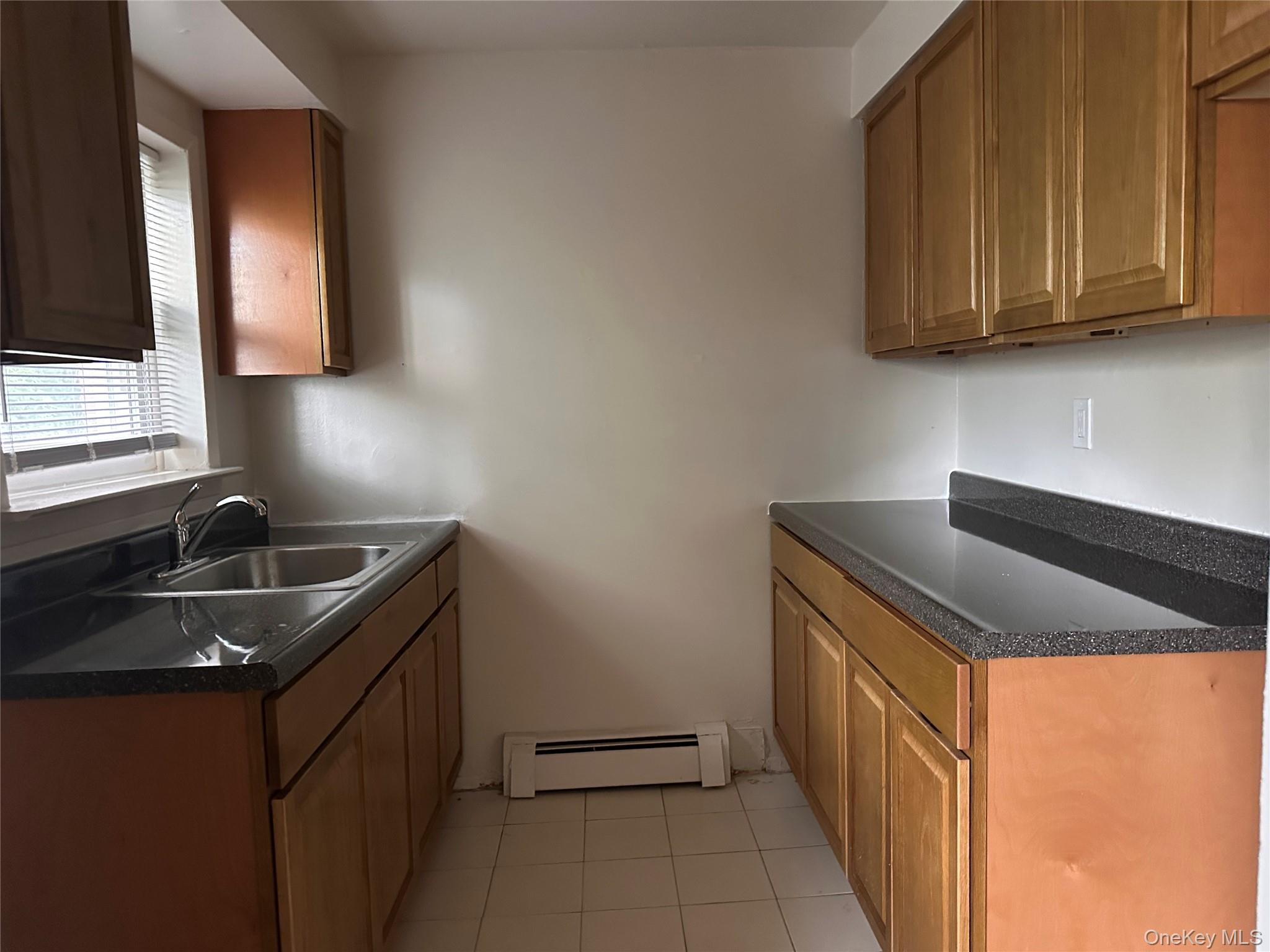 400 N Corona B3 Property Photo 3