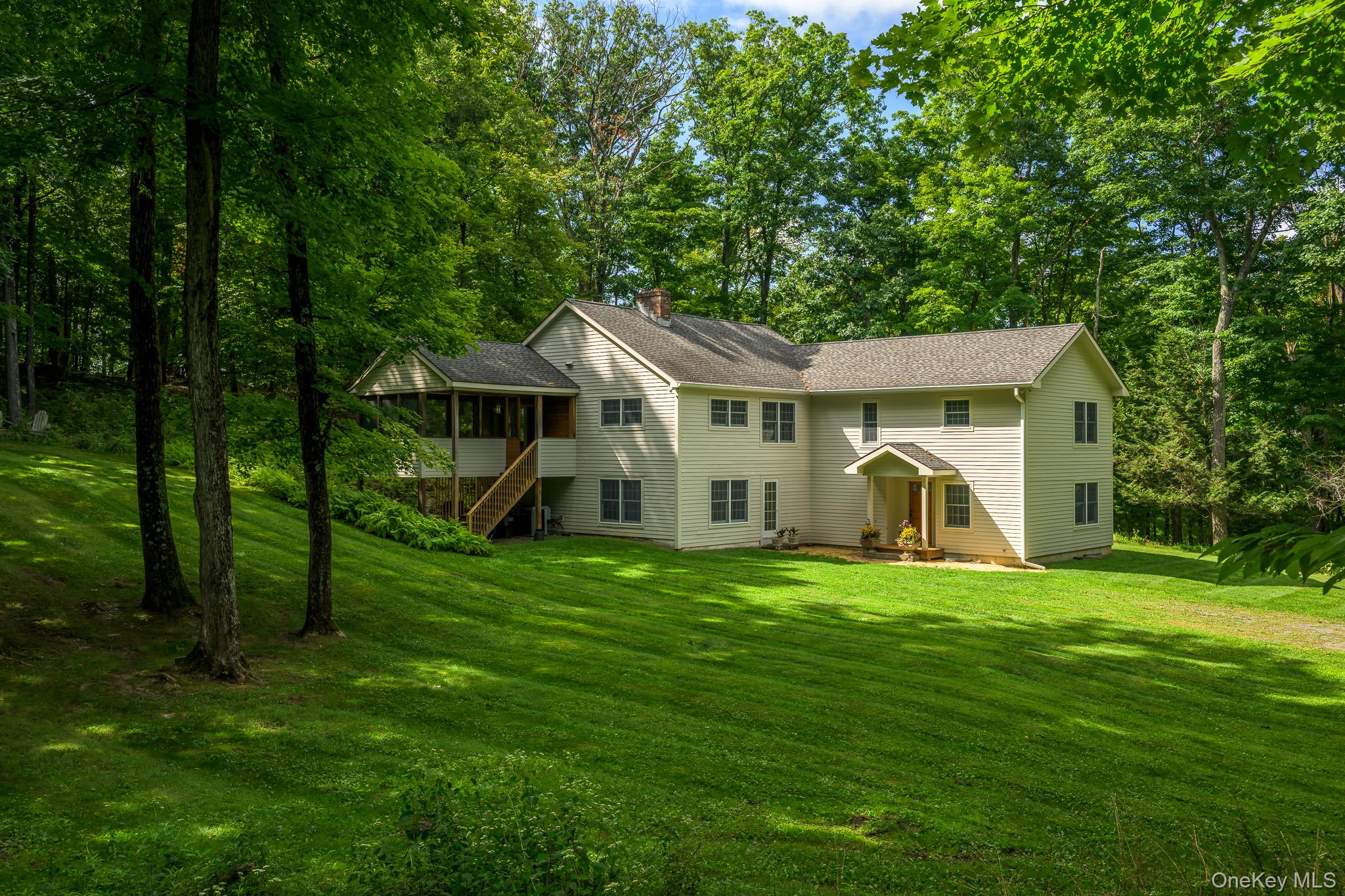 219 Roche Drive Property Photo 1
