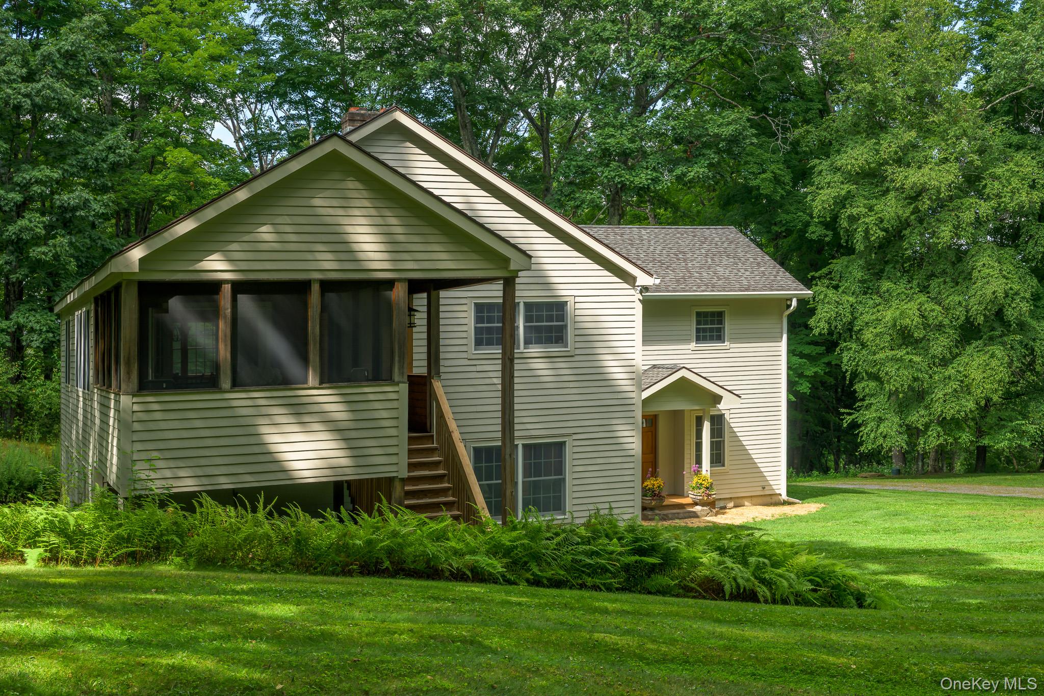 219 Roche Drive Property Photo 4