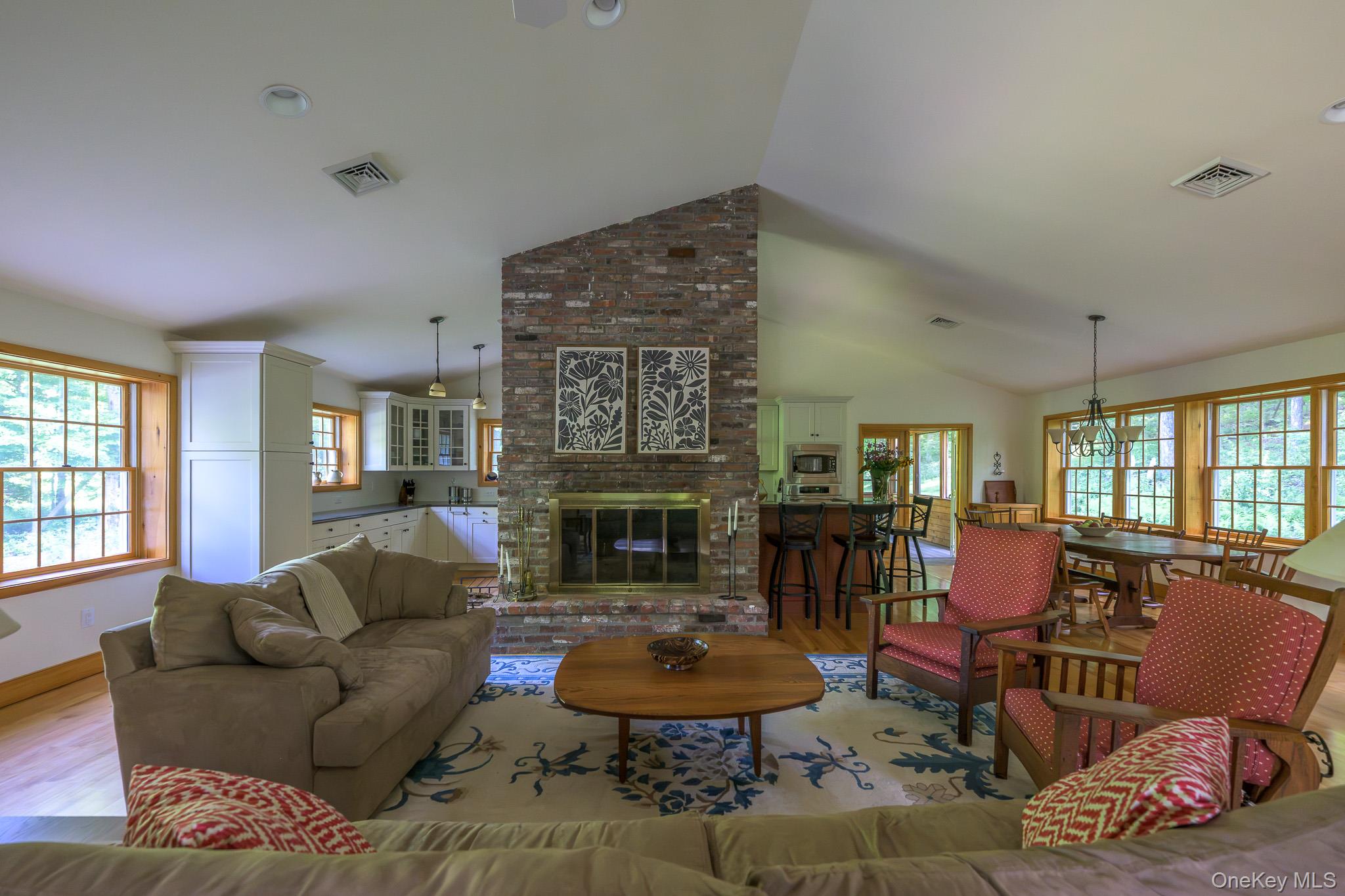 219 Roche Drive Property Photo 10