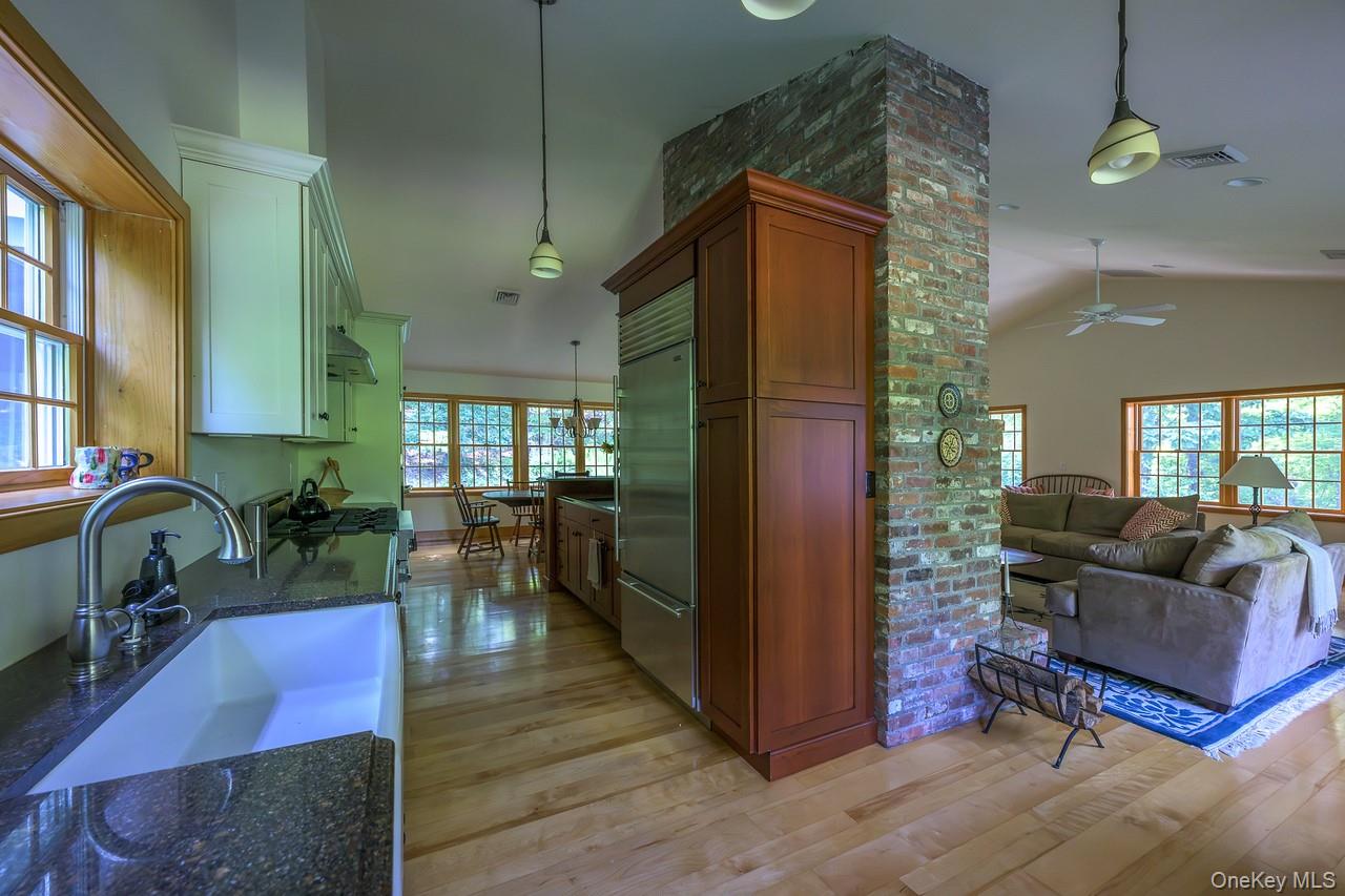 219 Roche Drive Property Photo 13
