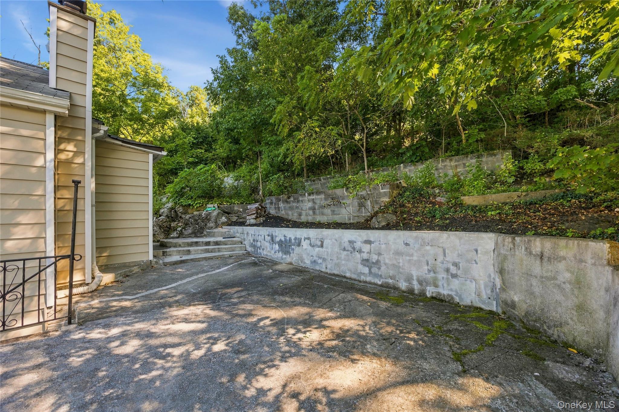 12 Montrose Drive Property Photo 28