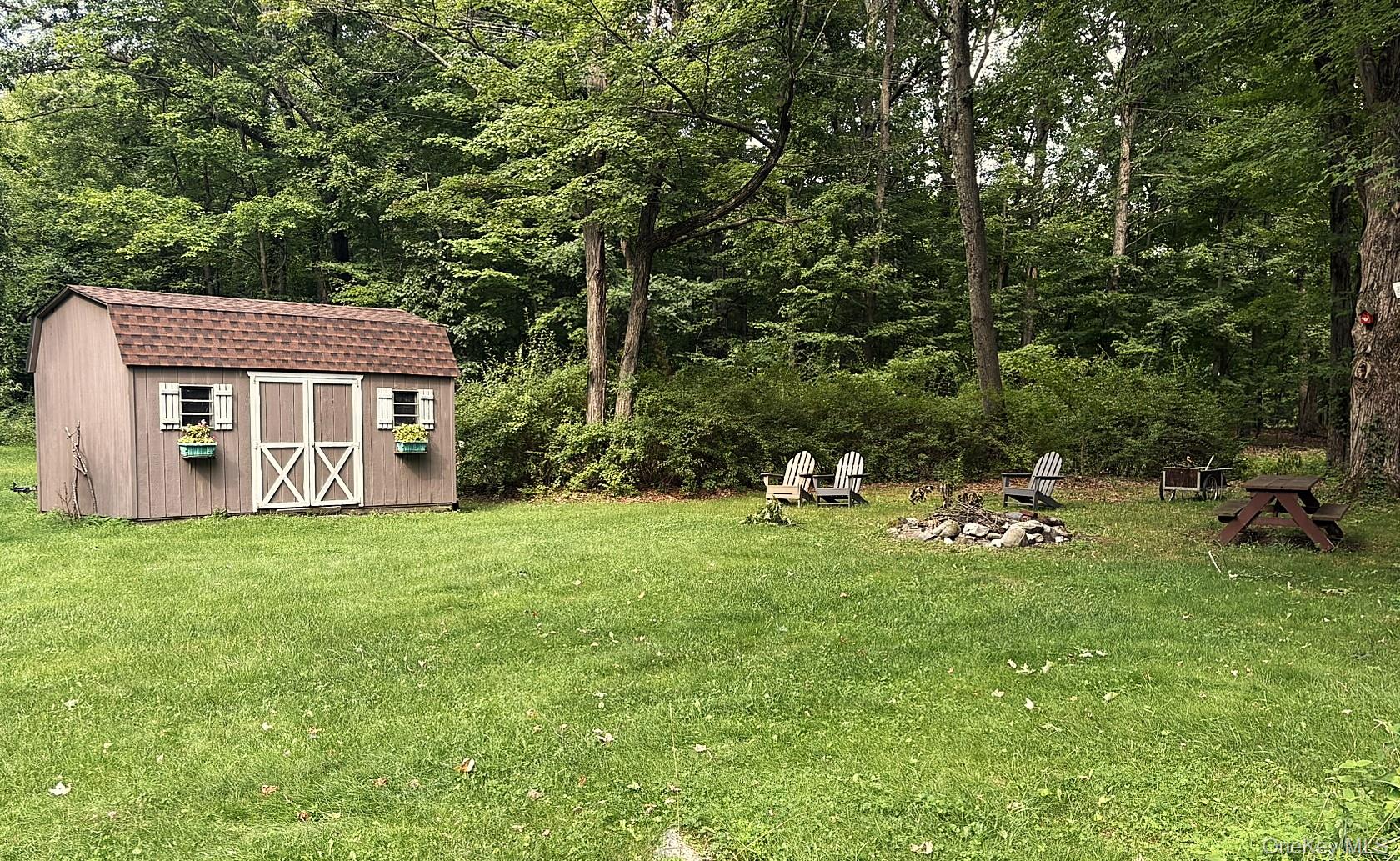 33 Twin Bridges Road Property Photo 6