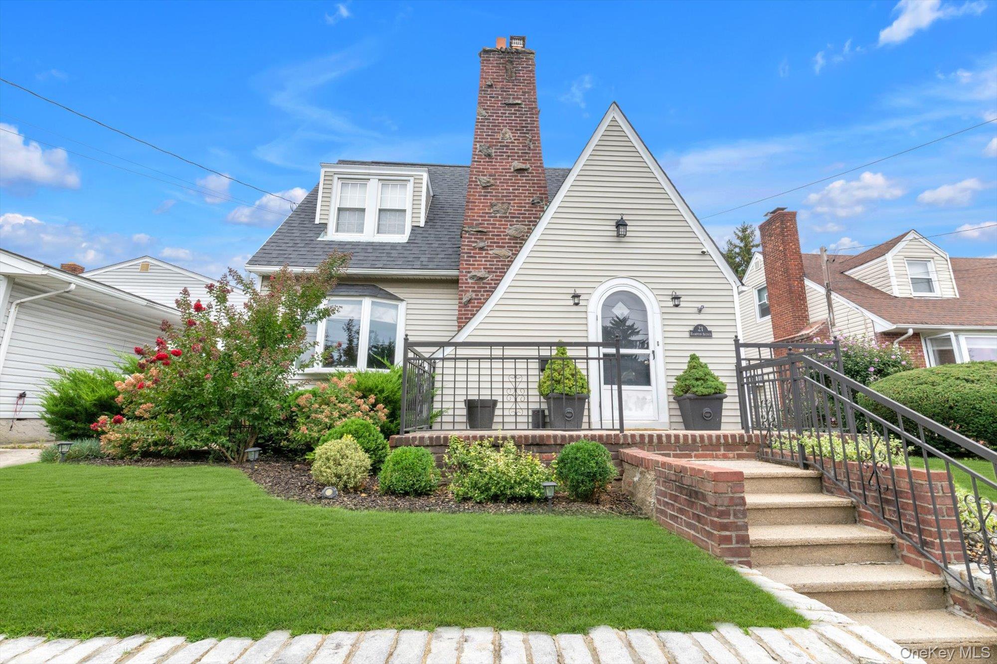 21 Hampton Avenue Property Photo 1