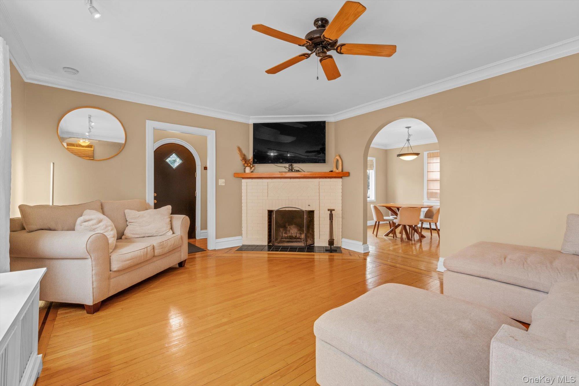 21 Hampton Avenue Property Photo 3