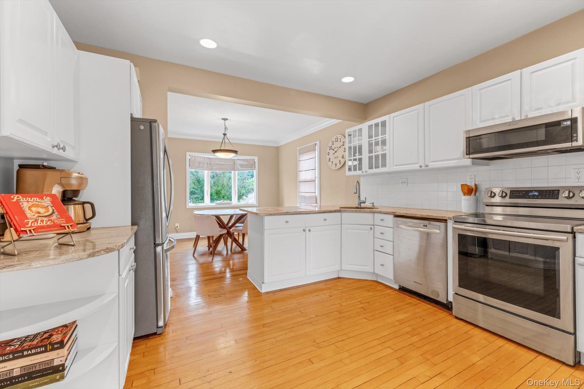 21 Hampton Avenue Property Photo 8