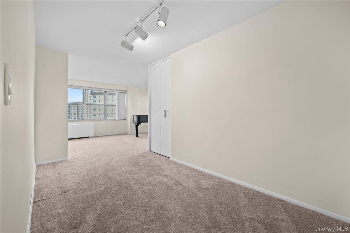 555 Kappock 21d Property Photo 4