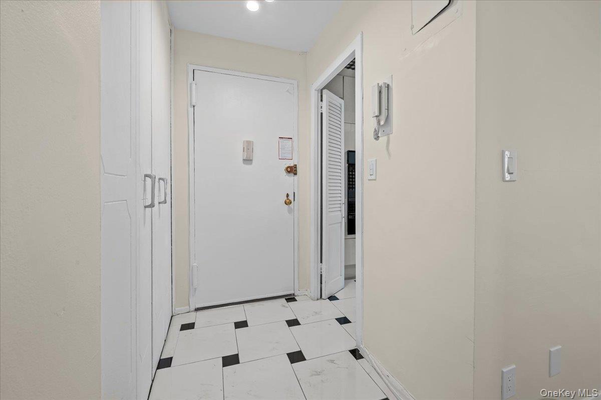 555 Kappock 21d Property Photo 9