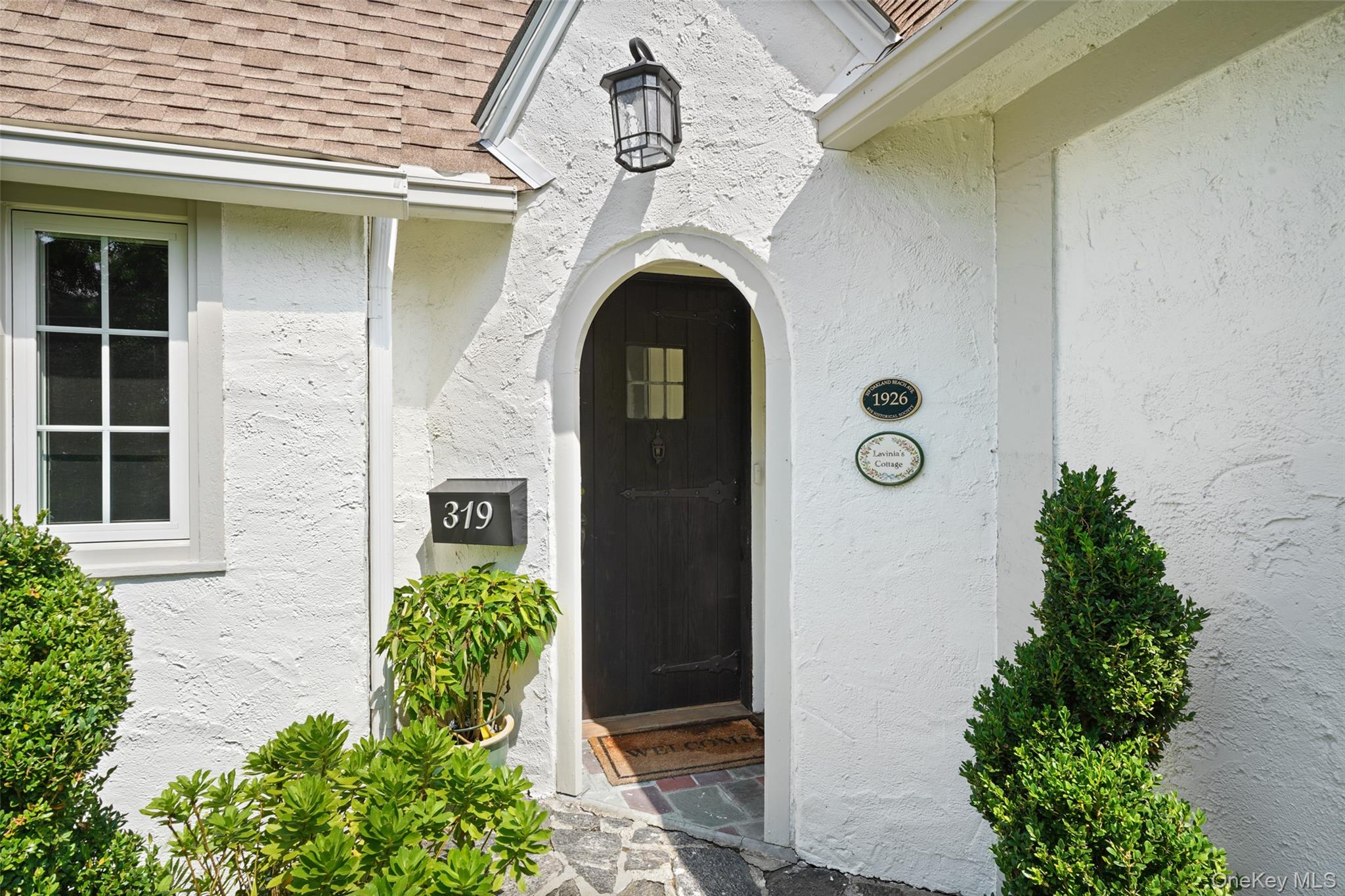 319 Oakland Beach Avenue Property Photo 2