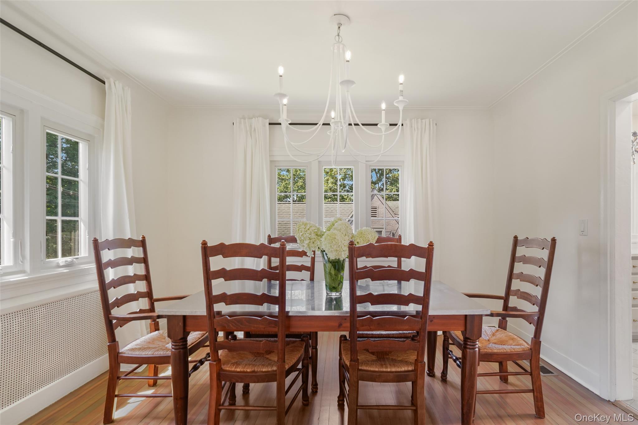 319 Oakland Beach Avenue Property Photo 13