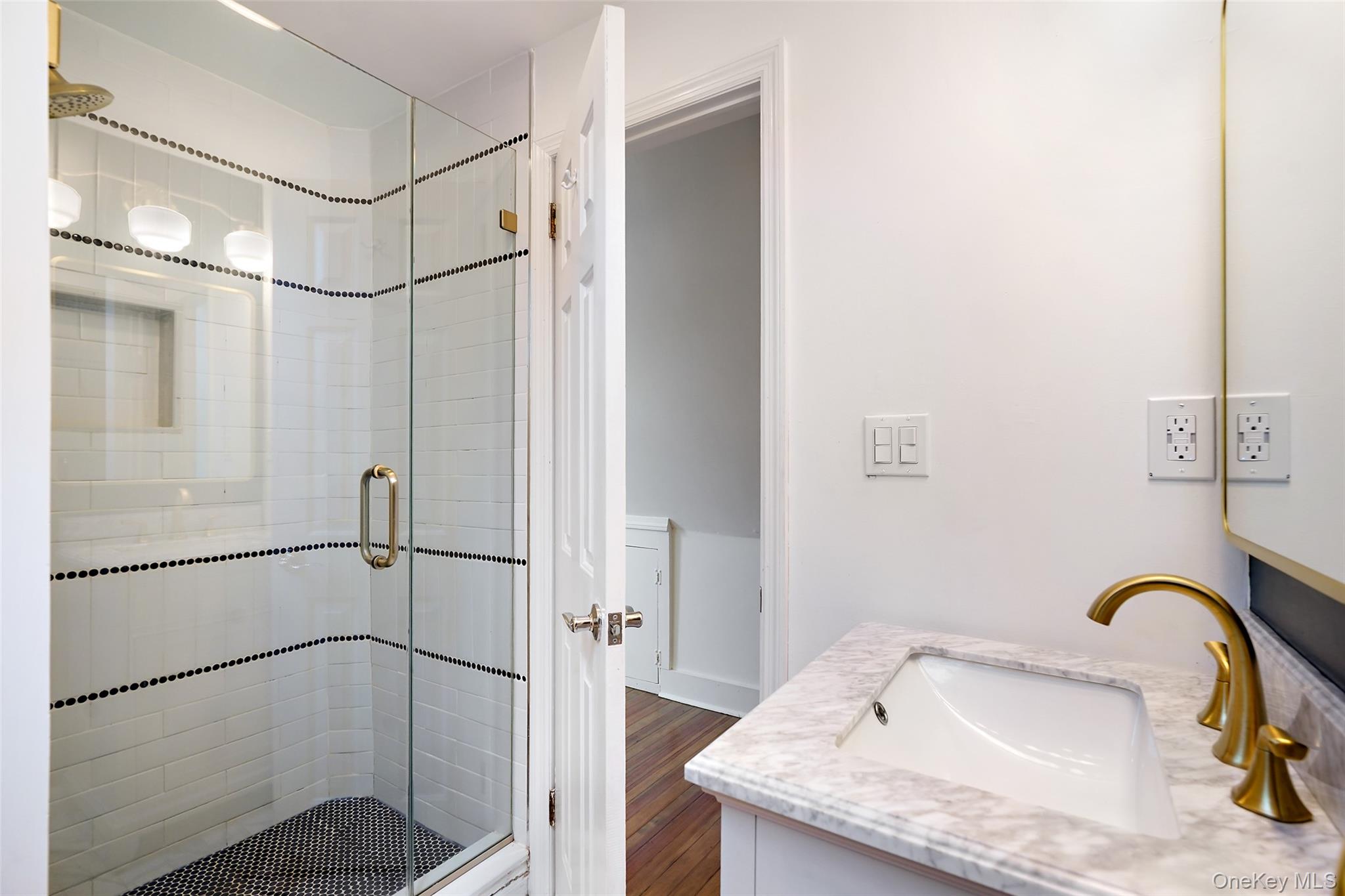 319 Oakland Beach Avenue Property Photo 20