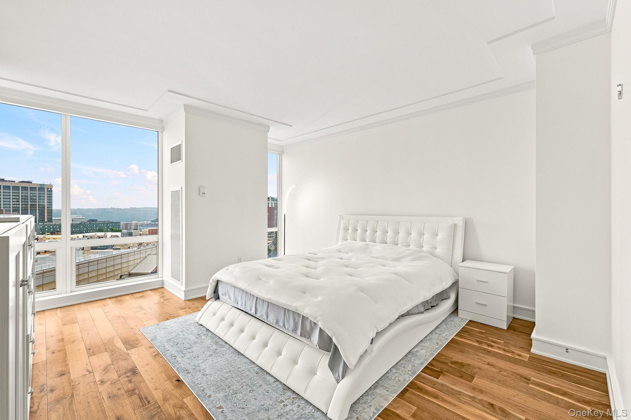 1 Renaissance Square 15d Property Photo 12