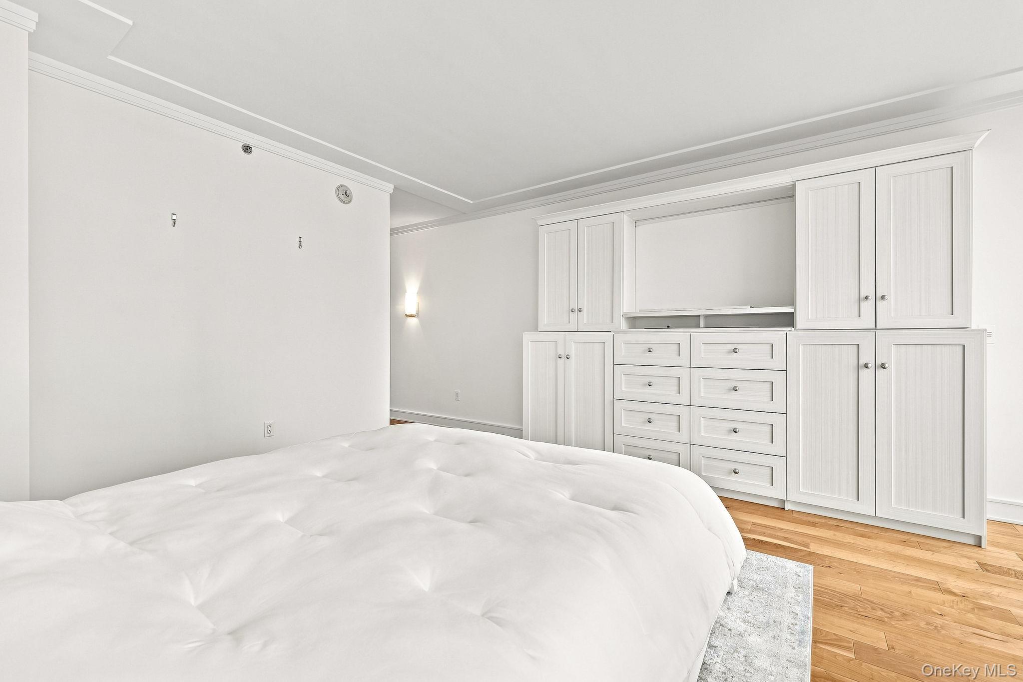 1 Renaissance Square 15d Property Photo 13