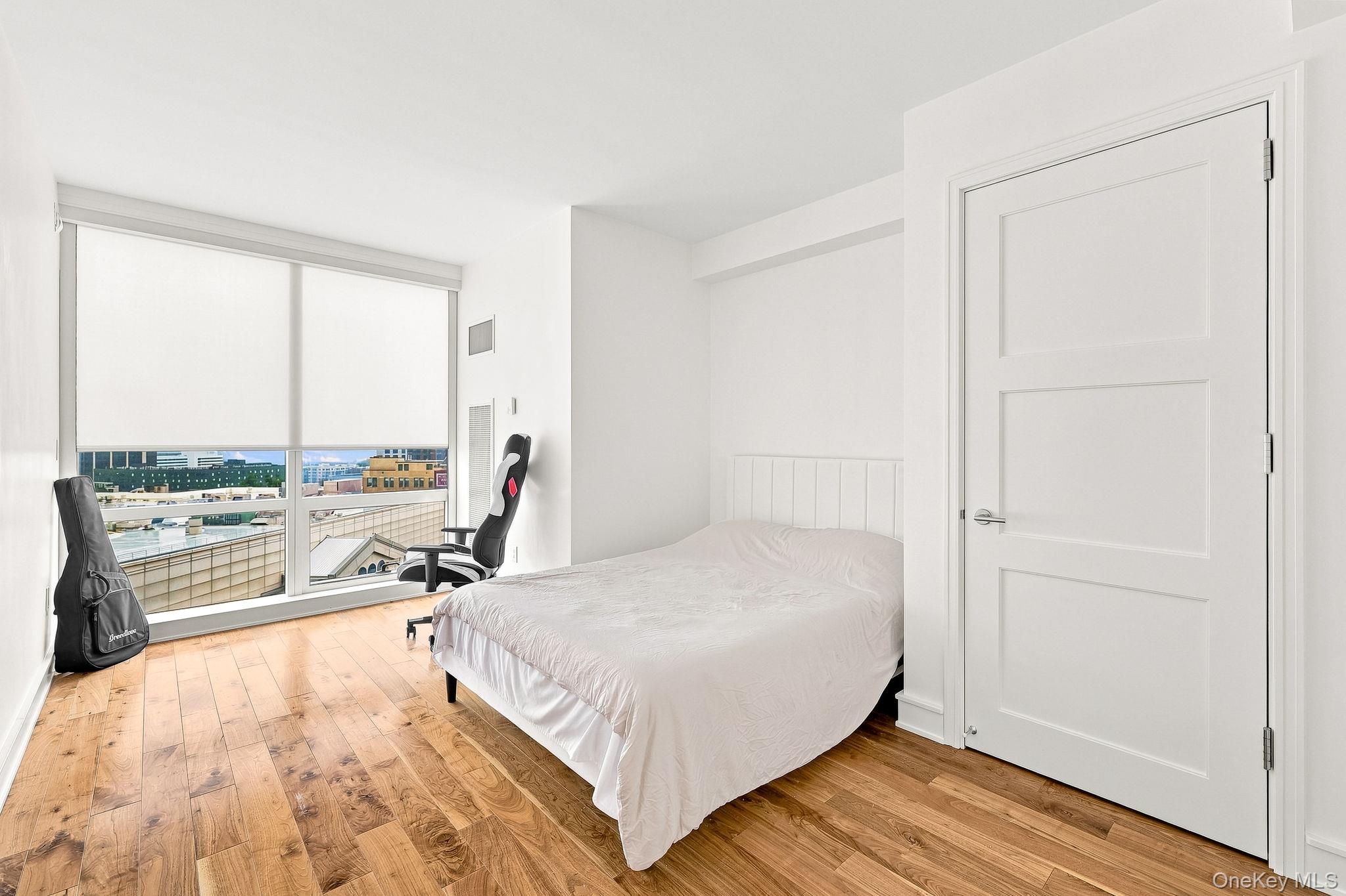 1 Renaissance Square 15d Property Photo 17