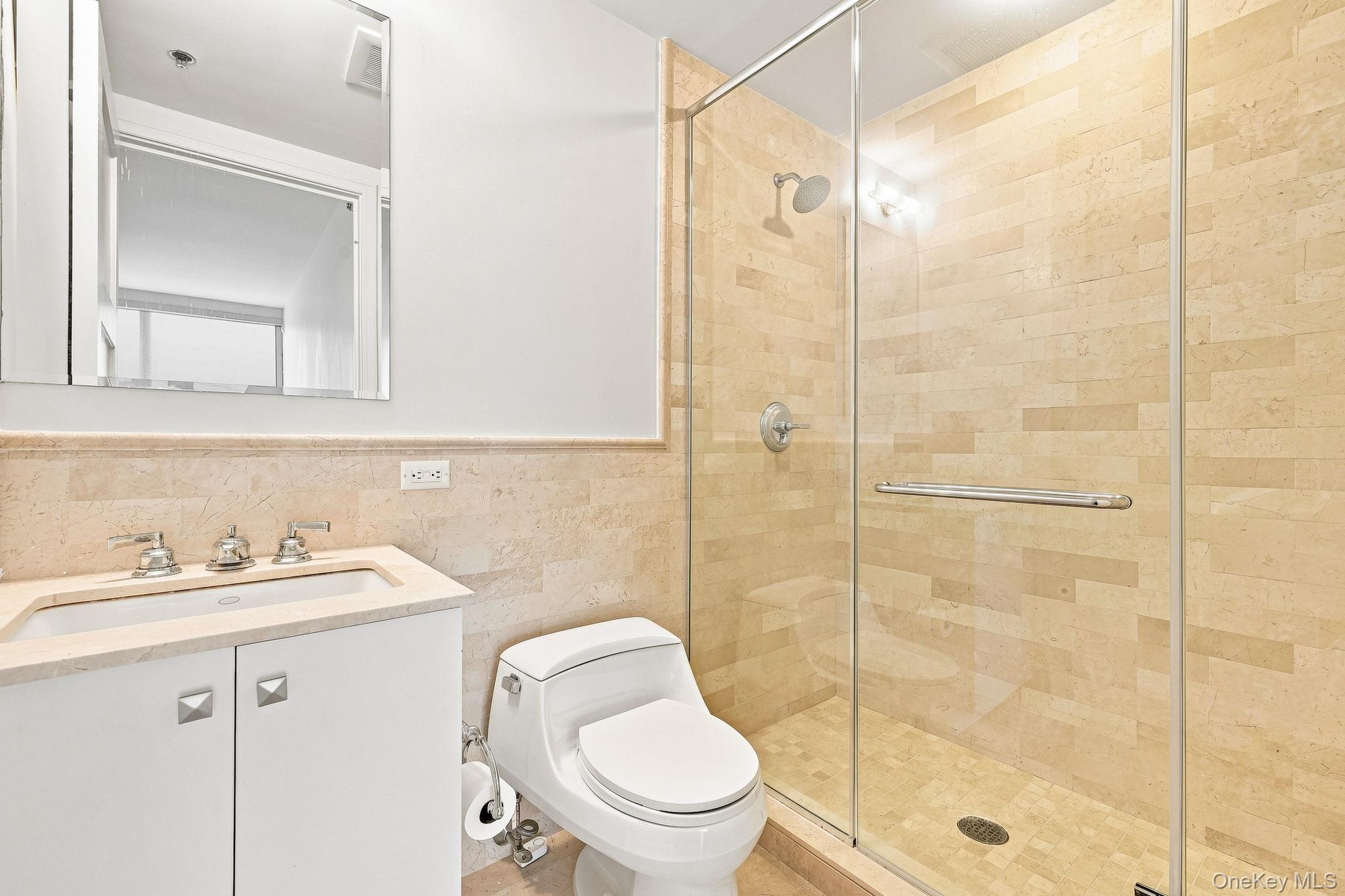 1 Renaissance Square 15d Property Photo 18