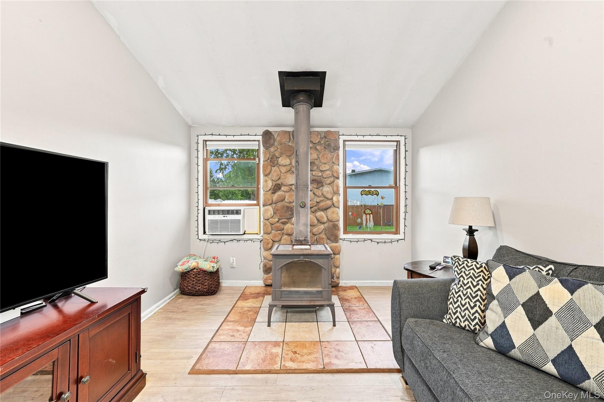 5 Talbot Lane Property Photo 16