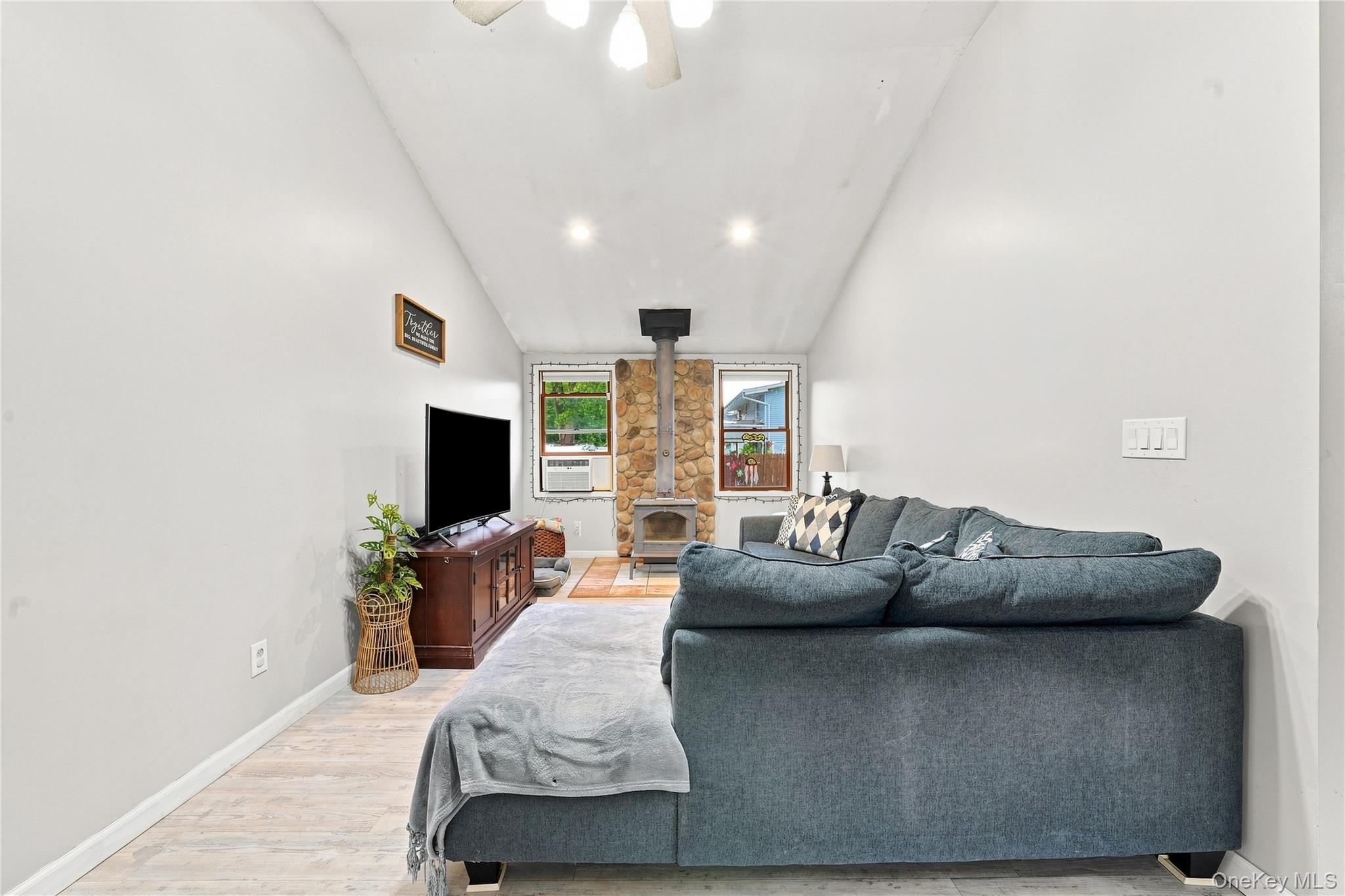 5 Talbot Lane Property Photo 19