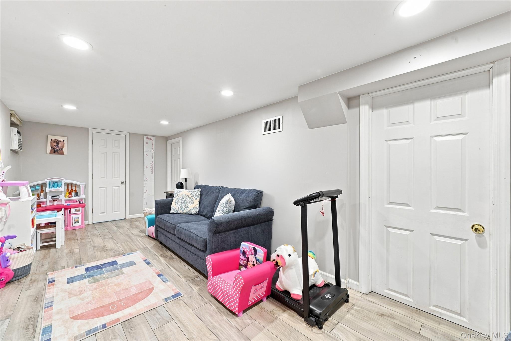 5 Talbot Lane Property Photo 30